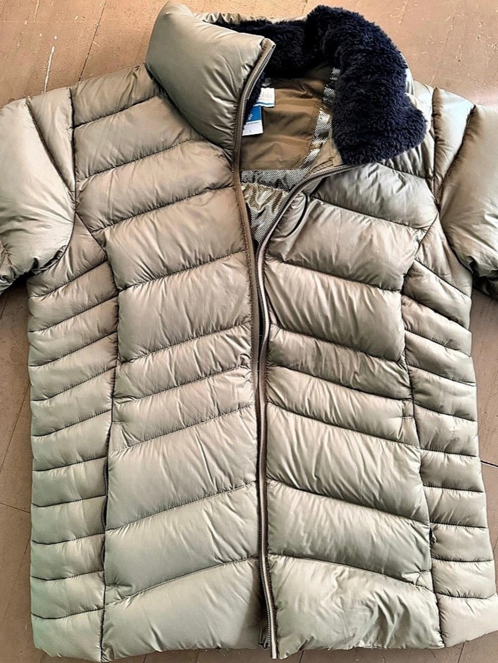 Columbia Women's Autumn Park Down Jacket Green Large